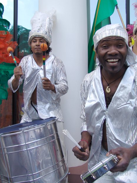 Samba, Percussion, Trommler, Batucada, Samba-Umzug in der Landeshauptstadt Wiesbaden auf dem Wilhelmstraßenfest. 29